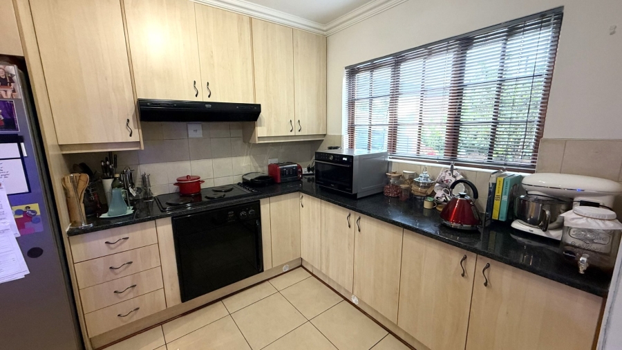4 Bedroom Property for Sale in Langenhovenpark Free State